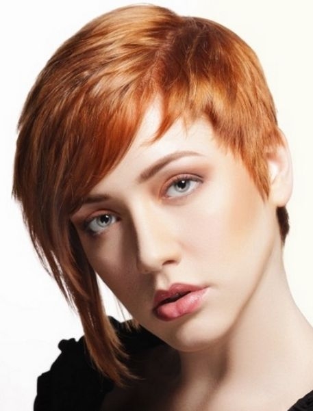 ruda fryzura asymetryczna krótka, nowoczesna dla nastolatki zdjęcie-9